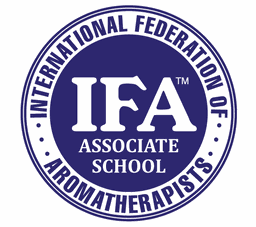 Esta prestigiosa Federación de Aromaterapeutas internacional, IFA, certifica tanto a Eva Ruth González como a sus formaciones. Logo de la Federación internacional de Aromaterapeutas IFA